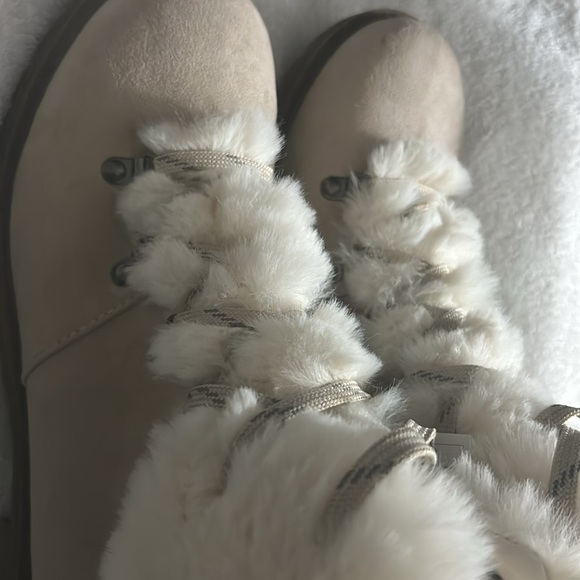 NWT Universal Thread Faux Fur Suede Short Boots Size 12 - Picture 8 of 11
